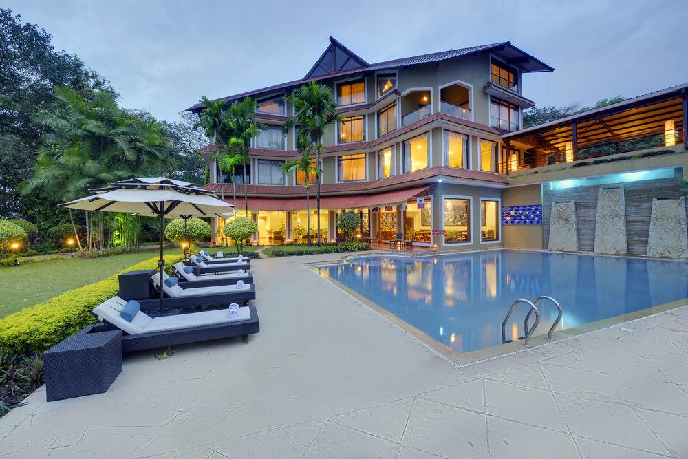 The Crown Goa Hotel Panaji Exterior photo