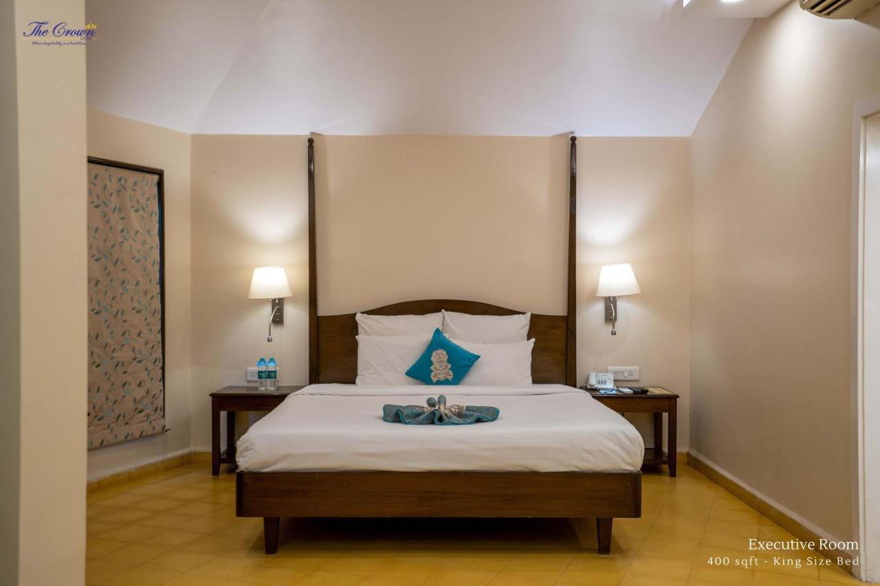 The Crown Goa Hotel Panaji Exterior photo