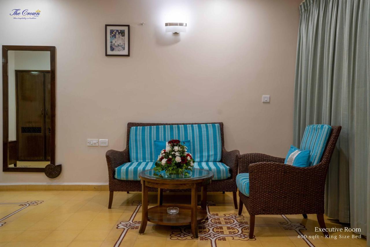 The Crown Goa Hotel Panaji Exterior photo