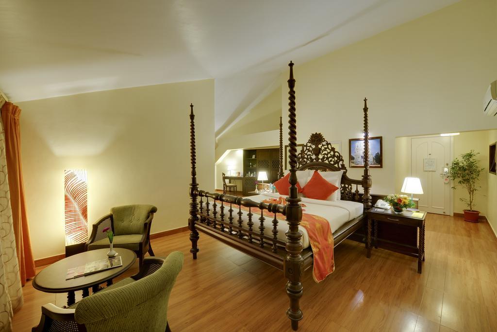 The Crown Goa Hotel Panaji Exterior photo